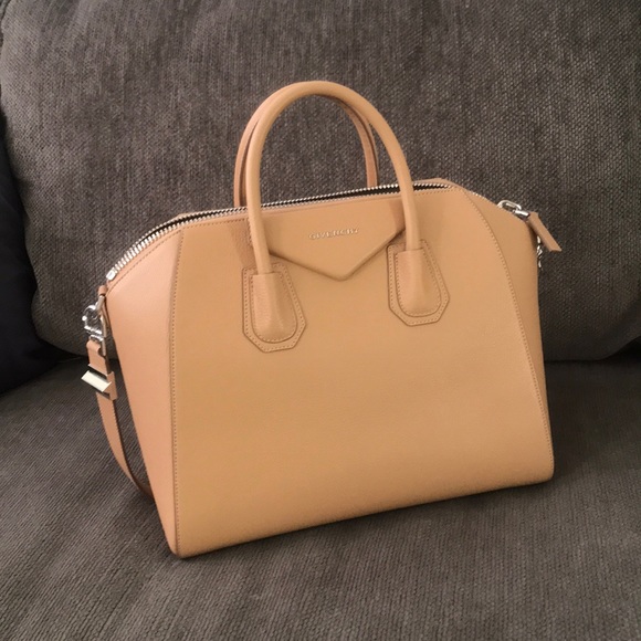 Givenchy Antigona — Medium size - Picture 1 of 4